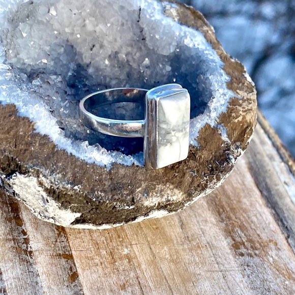 Howlite Ring - Picture 6 of 15